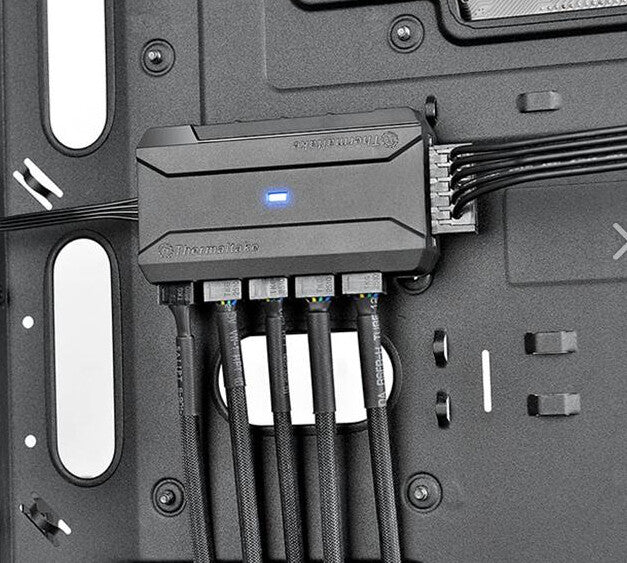 Thermaltake Commander FP Black