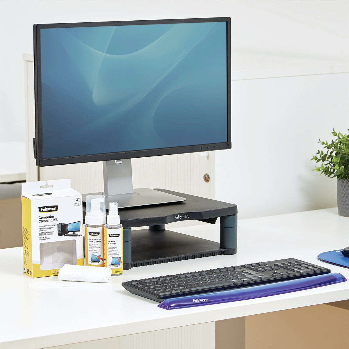 Fellowes 9977909 equipment cleansing kit Keyboard, Lenses/Glass, Mobile phone/Smartphone, Printer, Scanner, Screens/Plastics, Tablet PC Equipment cleansing wet/dry cloths & liquid