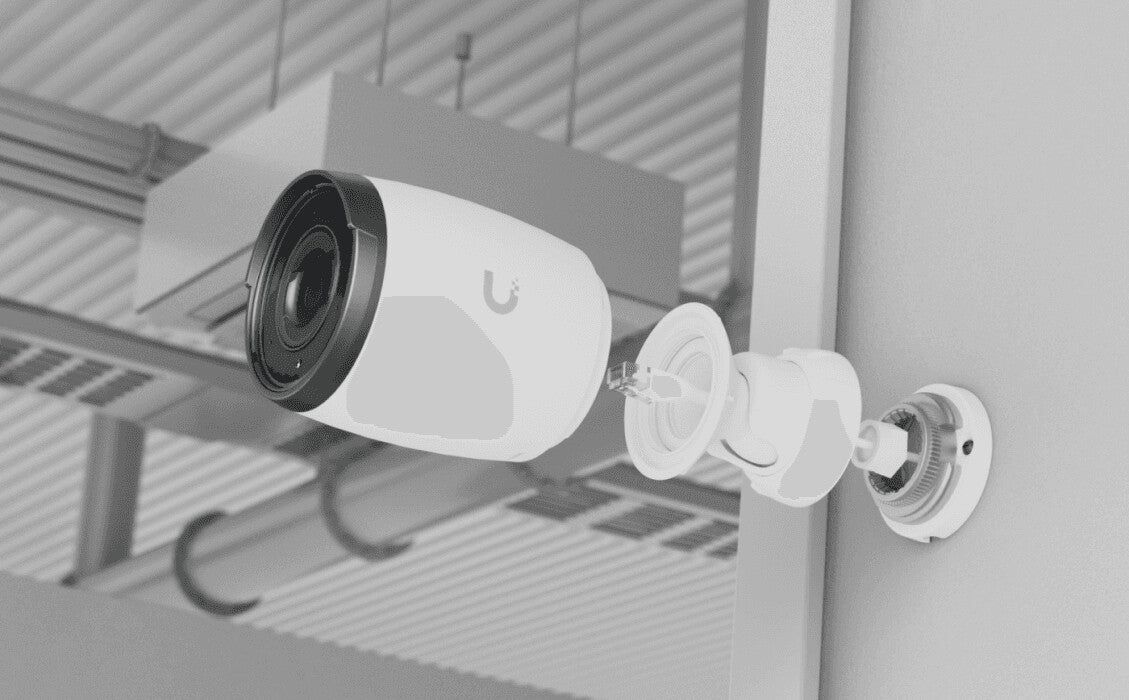 Ubiquiti AI Professional Bullet IP security camera Indoor & outdoor 3840 x 2160 pixels Ceiling/Wall/Pole