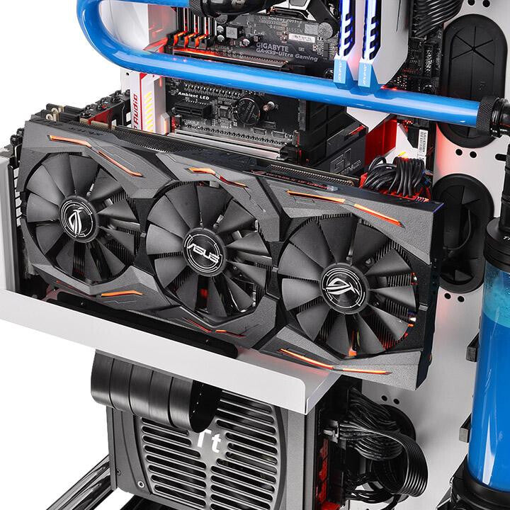 Thermaltake AC-045-CN1OTN-C1 interface cards/adapter Internal PCIe